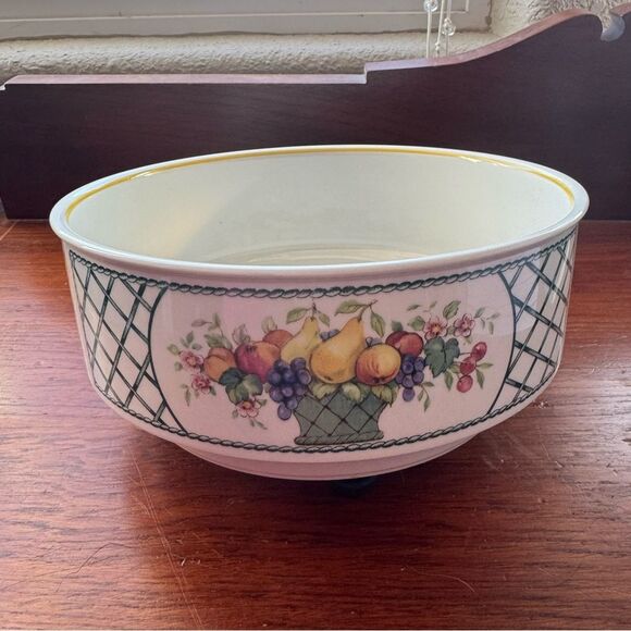 Vintage Villeroy & Boch Fruit Basket Bowl Design with Yellow Rim Made in Germany - Picture 7 of 7